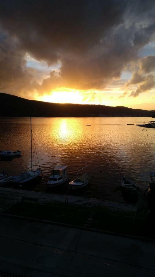 Sea View Apartment Sunrise Poljica & Blue Lagoon Rent A Boat Esterno foto